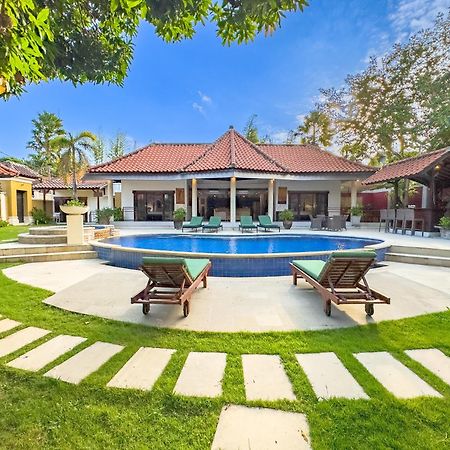 Villa Bugis Abimanyu Seminyak Esterno foto